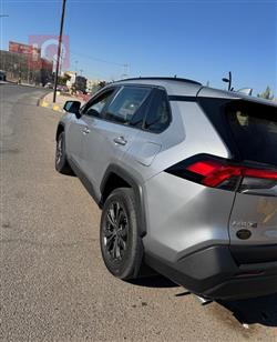 تۆیۆتا ڕاڤ 4